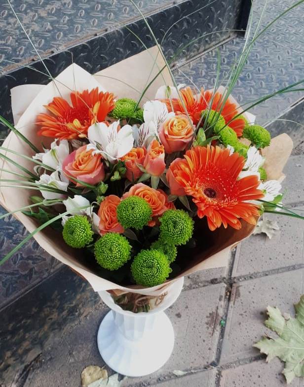 Букет цветов из: Герберы, Хризантемы, Альстромерии и Розы в Шахтах