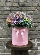 Цветочная композиция из Гипсофила и Розы в шляпной коробке в Шахтах