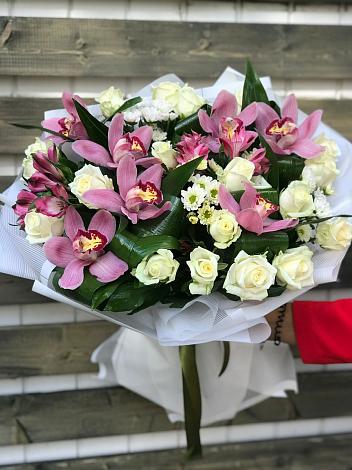 Букет цветов из: Розы и Хризантемы в Шахтах