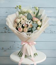 Букет цветов из:  Розы и Лизиантусы в Шахтах