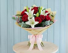 Букет цветов из:  Лилии и Розы в Шахтах