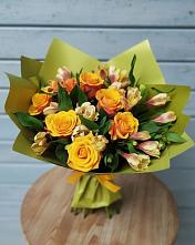 Букет цветов из:  Альстромерии и Розы в Шахтах