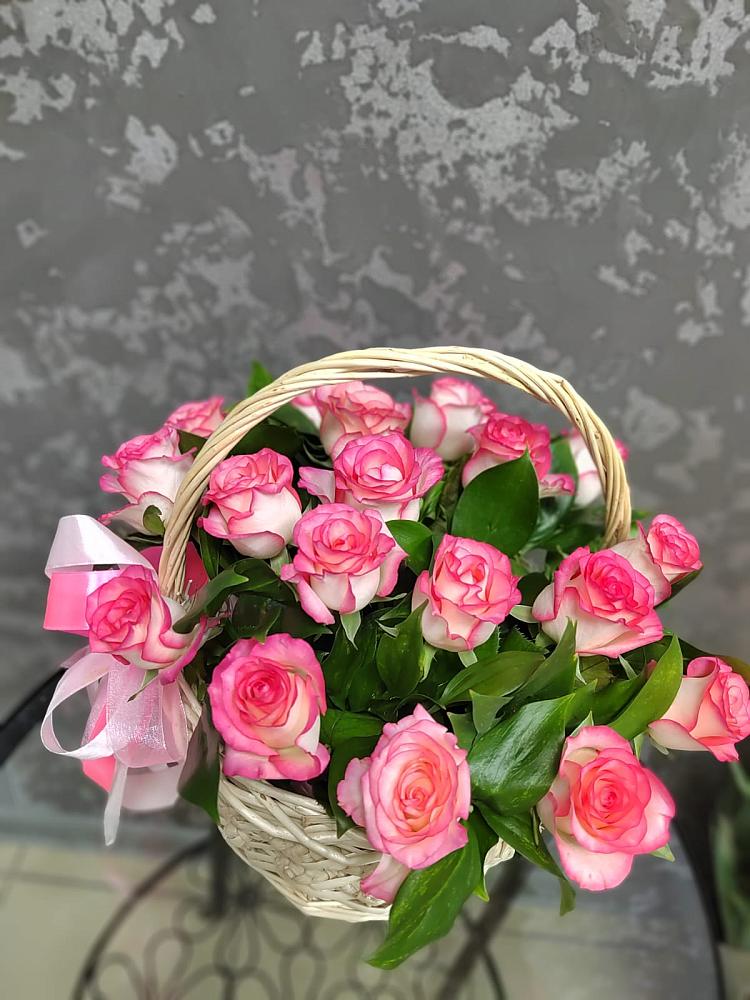 Цветочная композиция из Розы в корзине в Шахтах
