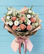 Букет цветов из:  Розы, Альстромерии и Лизиантусы в Шахтах