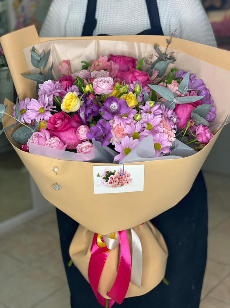 Букет цветов из: Хризантемы, Гвоздики и Альстромерии в Шахтах