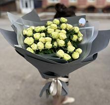 Букет Белые кустовые розы Солинеро в Шахтах