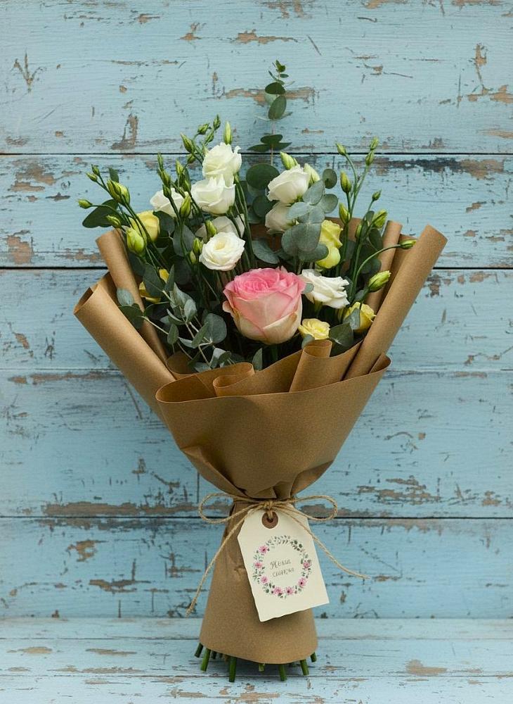 Букет цветов из: Розы и Лизиантусы в Шахтах