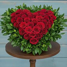 Цветочная композиция из Розы в виде сердца в Шахтах