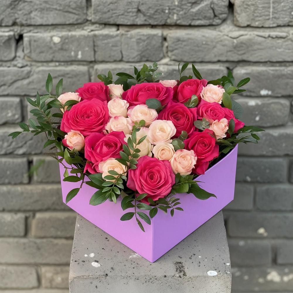 Цветочная композиция из Розы в коробке в Шахтах