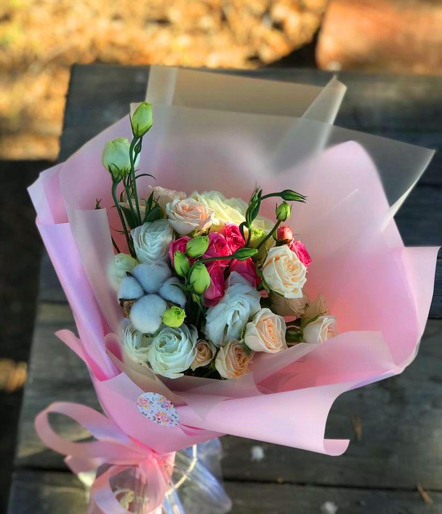 Букет цветов из: Розы и Лизиантусы в Шахтах