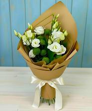 Букет цветов из:  Хризантемы и Лизиантусы в Шахтах