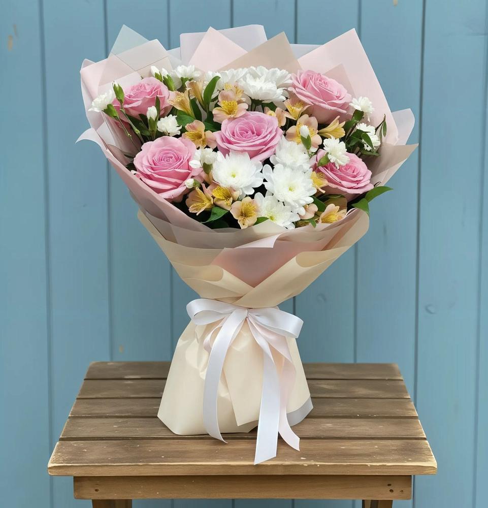 Букет цветов из: Гвоздики, Орхидеи и Розы в Шахтах