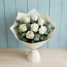 Букет Белые розы в Эвкалипте в Шахтах