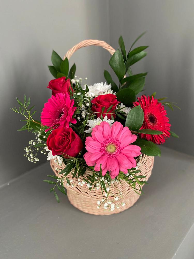 Цветочная композиция из Розы, Хризантемы и Герберы в корзине в Шахтах