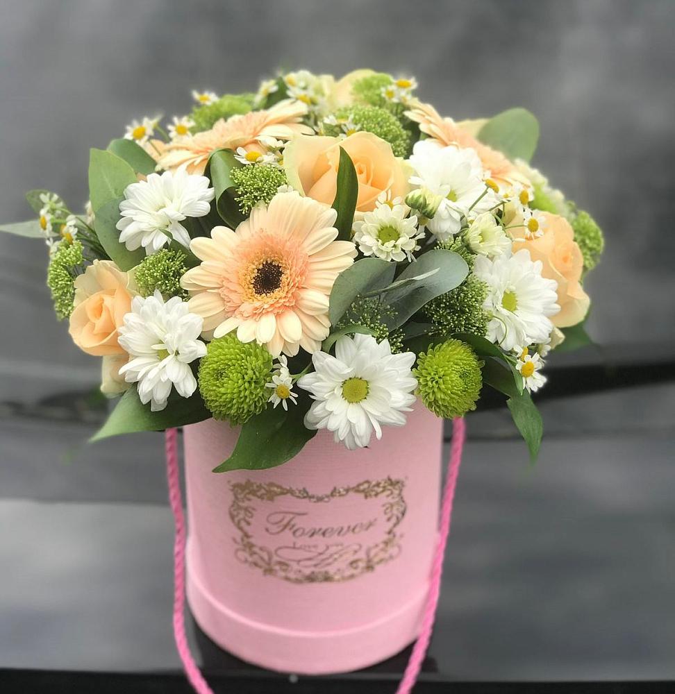 Цветочная композиция из Розы, Герберы и Хризантемы в шляпной коробке в Шахтах