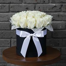 Цветочная композиция из Розы в шляпной коробке в Шахтах