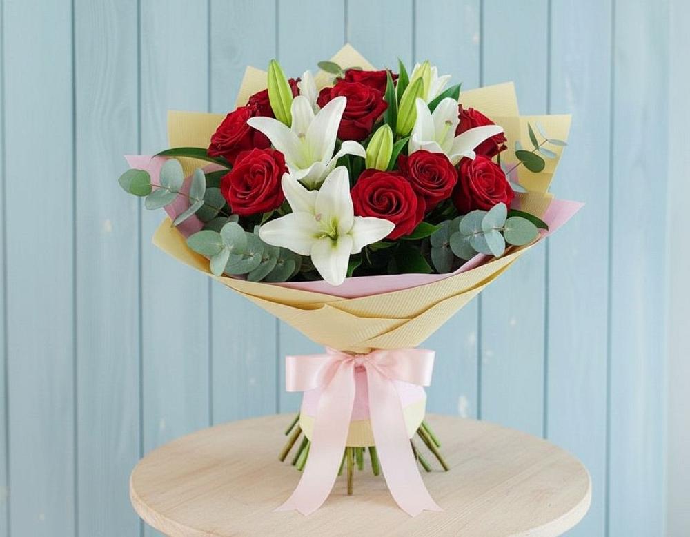 Букет цветов из: Лилии и Розы в Шахтах